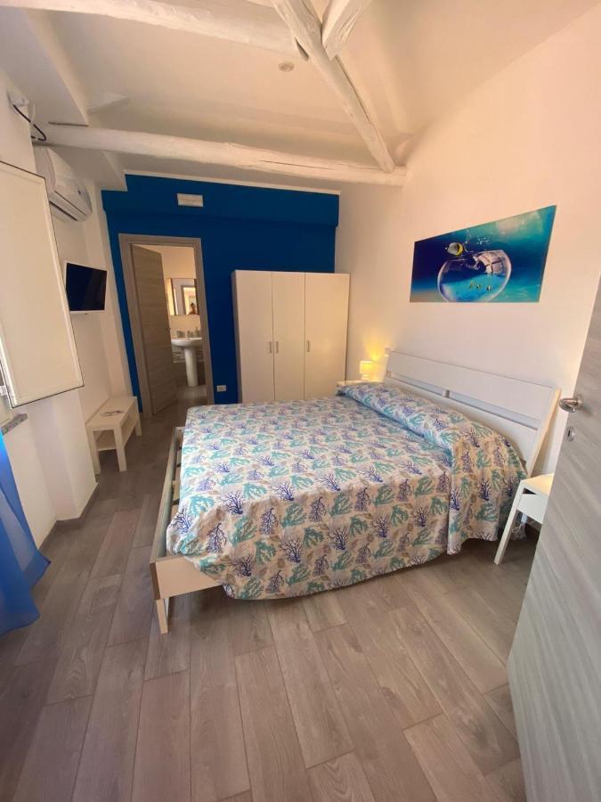 La Conchiglia 2.0 Bed & Breakfast Soverato Marina Bagian luar foto